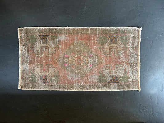 Mini vintage Turkish Rug